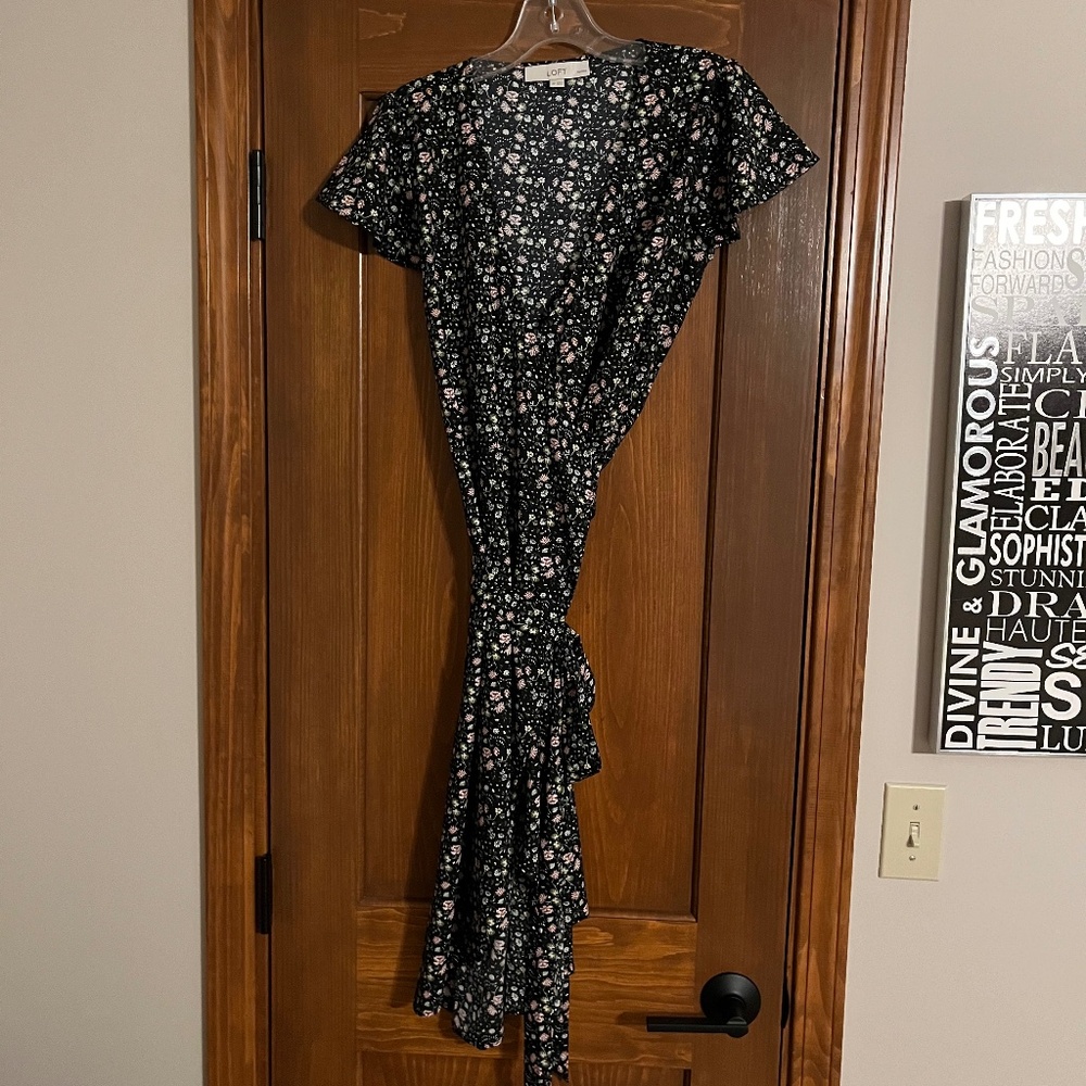 LOFT Navy Floral Wrap Dress, Size 4P